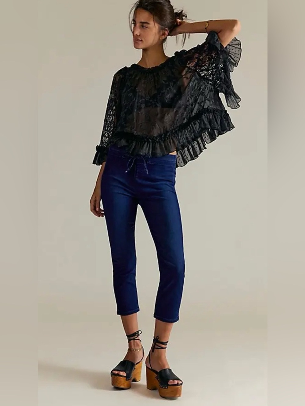 NWT FREE PEOPLE WE THE FREE Knockout Low Rise Crop Jeans Dark And Stormy
$78
